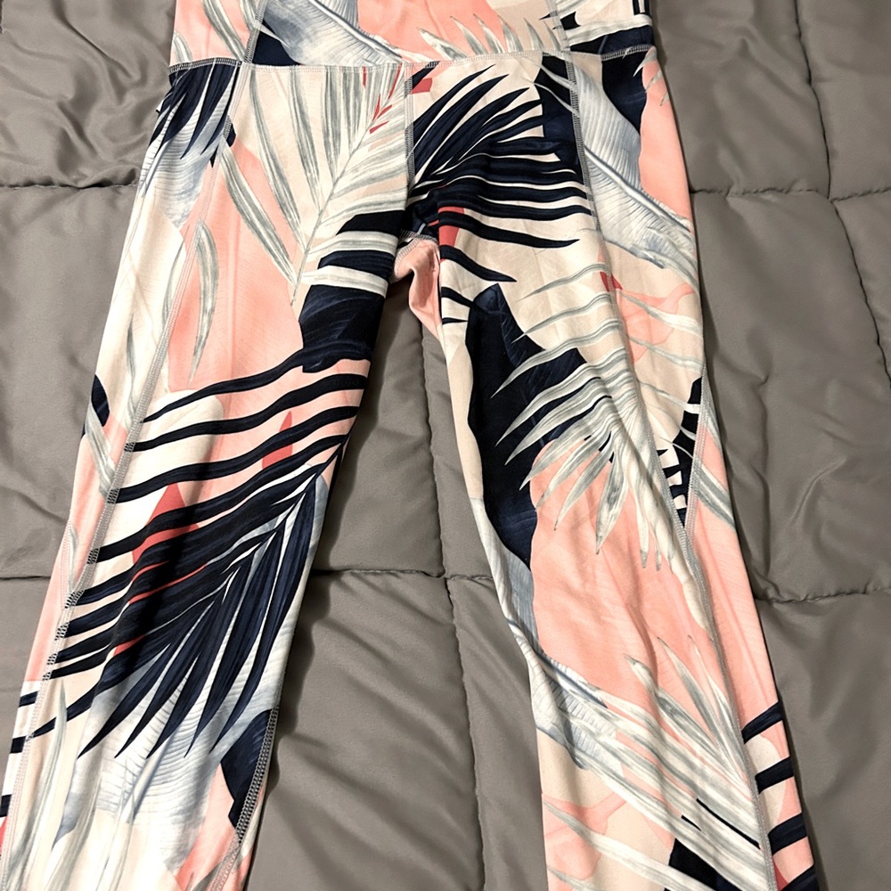 Athleta medium